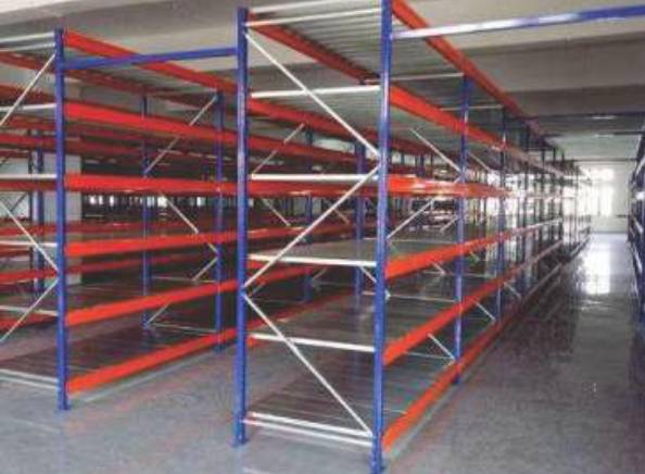 heavy-duty-storage-system-with-decking-panel